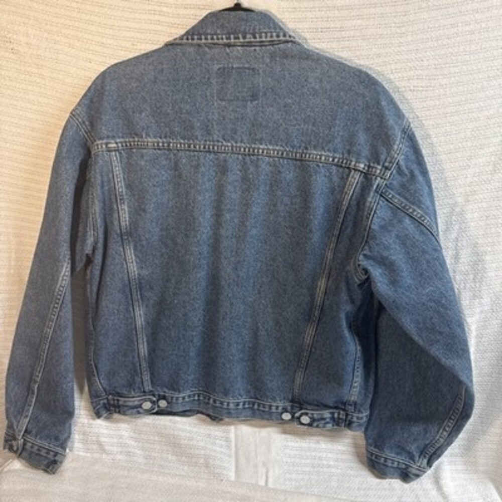 Vintage Gap Denim trucker jacket in a light Wash Blue Size M - Picture 9 of 11